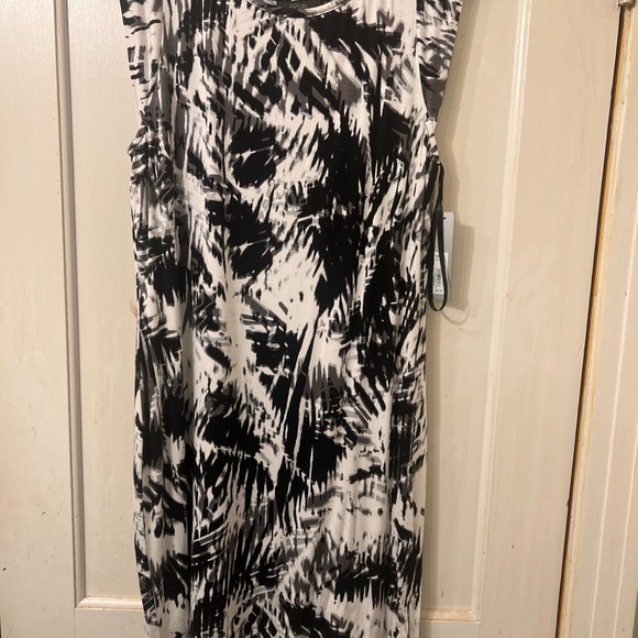 Dress “Lainab” women’s petite Large. Black with colored flowers. - Picture 3 of 4